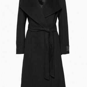 Aritzia Connor Coat size small